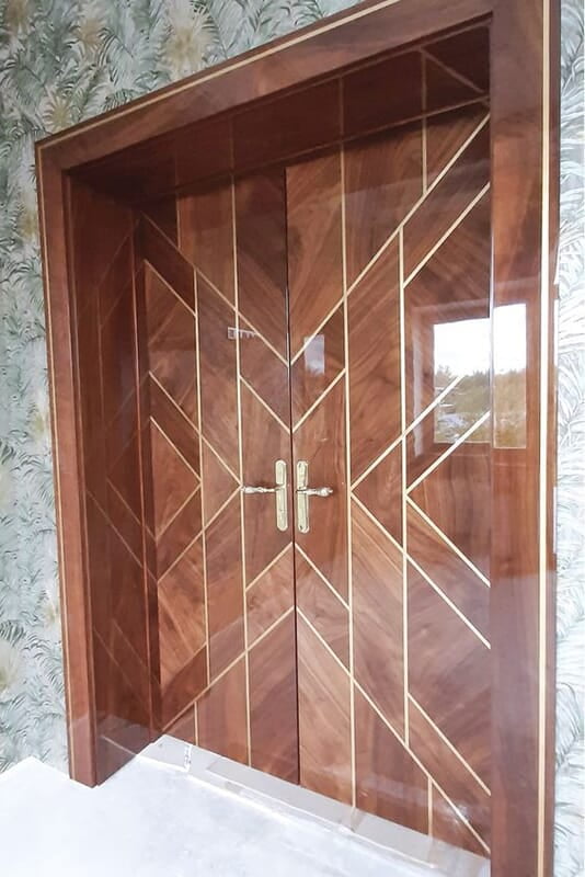 Luxurious HDHMR Profile Double Door with High Gloss Deco Paint and Gold Inlays Luxurious HDHMR Profile Double Door with High Gloss Deco Paint and Gold Inlays