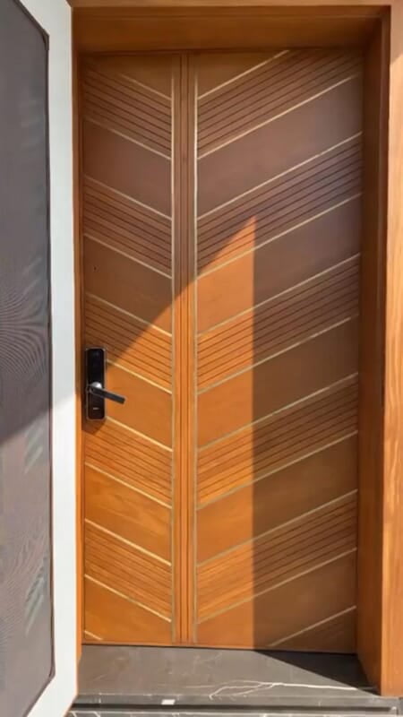 Elegant HDHMR Profile Door with Deco Paint Finish Elegant HDHMR Profile Door with Deco Paint Finish
